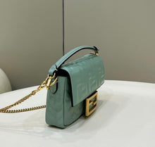 Load image into Gallery viewer, Baguette Mini