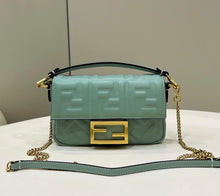 Load image into Gallery viewer, Baguette Mini