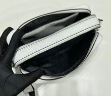 Load image into Gallery viewer, Medium Leather Bag