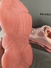 Load image into Gallery viewer, Triple S Clear Sole Colours