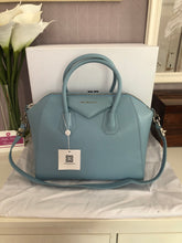 Load image into Gallery viewer, Antigona Grained Leather