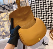 Load image into Gallery viewer, Bobby