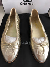 Load image into Gallery viewer, CC Quilted Pumps