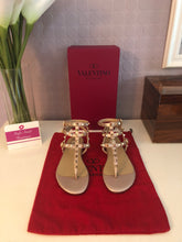 Load image into Gallery viewer, Rockstud Thong Sandals