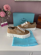 Load image into Gallery viewer, Gabardine Sneakers