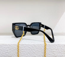 Load image into Gallery viewer, Logo Chain Sunglasses