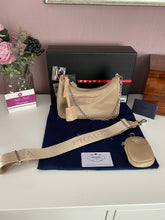 Load image into Gallery viewer, Re-Edition Pochette