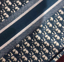 Load image into Gallery viewer, Book Tote Oblique