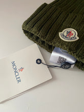 Load image into Gallery viewer, Fur Pom Hat