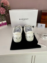 Load image into Gallery viewer, Reverse Sneaker