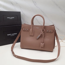 Load image into Gallery viewer, Sac De Jour Grained Leather