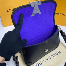 Load image into Gallery viewer, Buci