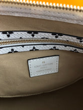 Load image into Gallery viewer, Giant Monogram Speedy 30