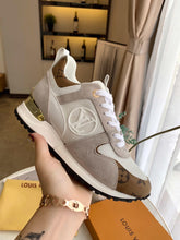 Load image into Gallery viewer, Runaway Sneaker