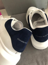 Load image into Gallery viewer, Oversized Sneaker Suede Ladies