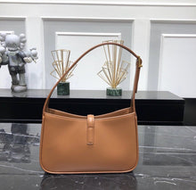 Load image into Gallery viewer, Hobo