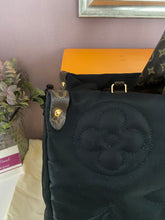 Load image into Gallery viewer, Onthego Tote