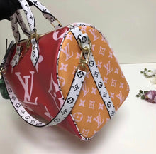 Load image into Gallery viewer, Giant Monogram Speedy 30