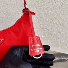 Load image into Gallery viewer, Re-Edition Shoulder Bag