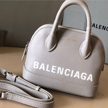 Load image into Gallery viewer, Ville