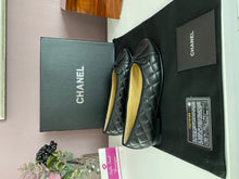 Load image into Gallery viewer, CC Quilted Pumps