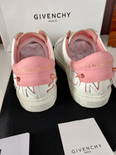 Load image into Gallery viewer, Reverse Sneaker