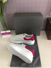 Load image into Gallery viewer, Oversized Sneaker Suede Ladies