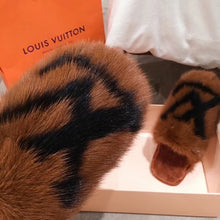 Load image into Gallery viewer, Homey Fur Slippers