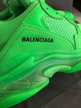 Load image into Gallery viewer, Triple S Clear Sole Colours