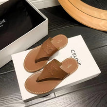 Load image into Gallery viewer, Triomphe Thong Sandals
