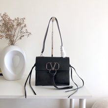 Load image into Gallery viewer, V Ring Shoulder Bag