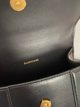 Load image into Gallery viewer, Hourglass XS