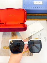 Load image into Gallery viewer, Logo Chain Sunglasses