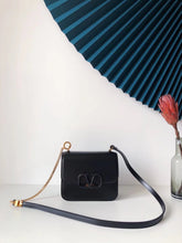 Load image into Gallery viewer, V Sling Shoulder Bag