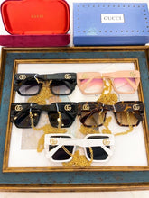 Load image into Gallery viewer, Logo Chain Sunglasses