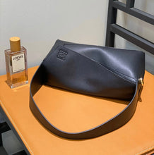 Load image into Gallery viewer, Puzzle Hobo