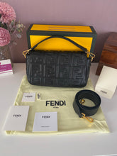 Load image into Gallery viewer, Baguette