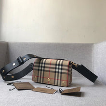 Load image into Gallery viewer, Small Vintage Check Crossbody Bag
