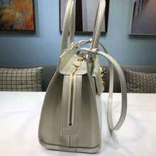 Load image into Gallery viewer, Uptown Medium Tote