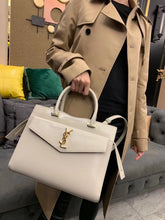 Load image into Gallery viewer, Uptown Medium Tote