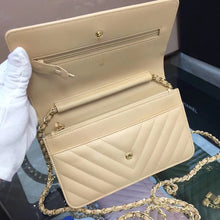 Load image into Gallery viewer, Chevron Lambskin Woc