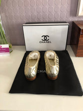 Load image into Gallery viewer, CC Quilted Pumps