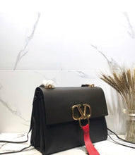 Load image into Gallery viewer, V Ring Shoulder Bag