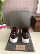 Load image into Gallery viewer, Oversized Sneaker Velvet