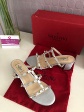 Load image into Gallery viewer, Rockstud Mules 6.5cm