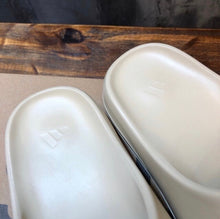 Load image into Gallery viewer, Slides