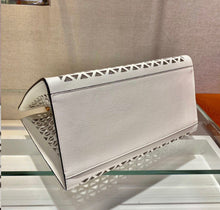 Load image into Gallery viewer, Cut Out Shopper