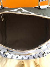 Load image into Gallery viewer, Giant Monogram Speedy 30