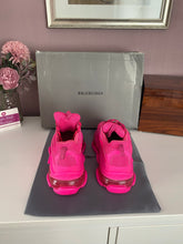 Load image into Gallery viewer, Triple S Clear Sole Colours