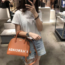 Load image into Gallery viewer, Ville